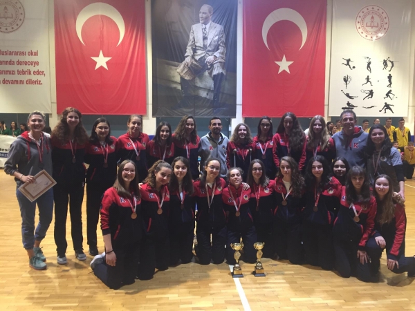 Basketbol Genç Kız A ve B Takımlarımız Ankara 3.sü