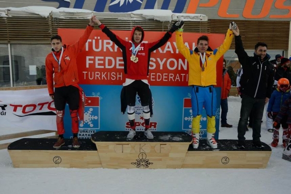 Öğrencilerimizden Kaan Şamgul Alp Disiplini Slalom Yarışlarında Türkiye Birincisi Oldu