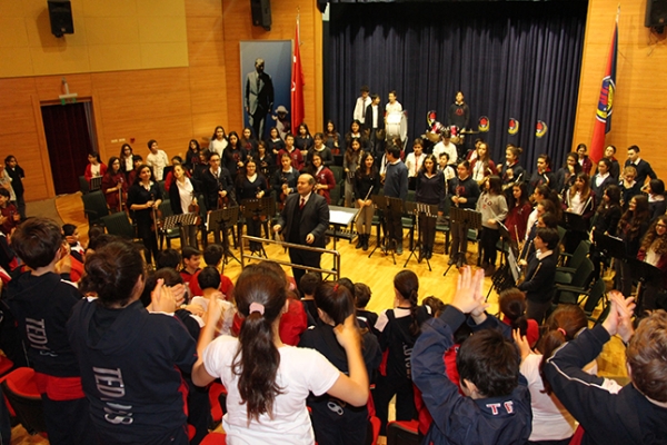 Okul Orkestramız Yeni Yıl Konseri Verdi