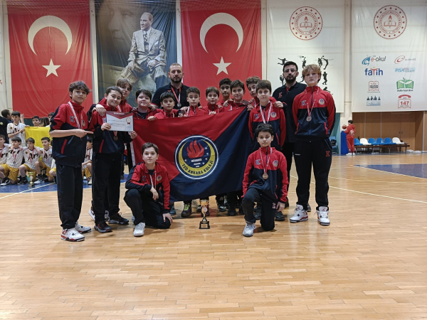 Küçük Erkek Basketbol Takımımız Grup Müsabakalarına Katılmaya Hak Kazandı