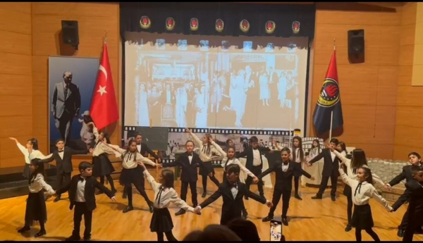 İlkokul 4. Sınıf Öğrencilerimizden Duygu Yüklü “Atatürk’ü Anlamak” Sunumları