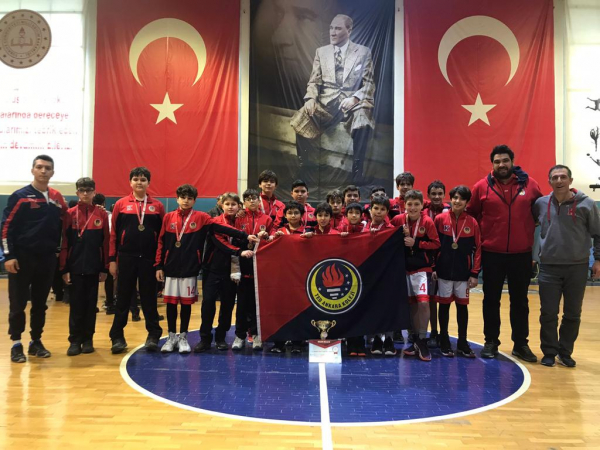 Ortaokul Küçük Erkek Basketbol Takımımız Ankara Şampiyonu