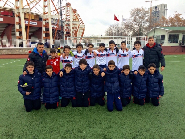 Ortaokul Futbol Takımımız Türkiye Grup Birinciliğinde