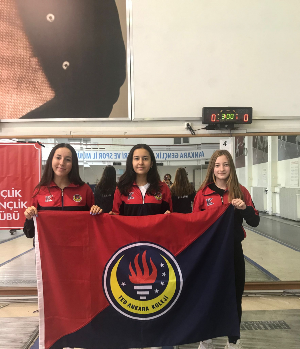 Lise Genç Kız Eskrim Takımımız Türkiye Şampiyonası'nda