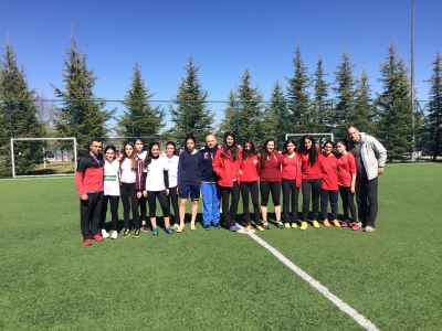 8 Mart Dünya Kadınlar Günü Nedeniyle Lise Kısmımızda Kız Öğrenciler Arası Futbol Turnuvası düzenlendi