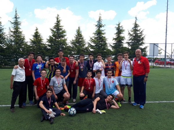 8.Sınıflar Arası Futbol Turnuvası Sona Erdi