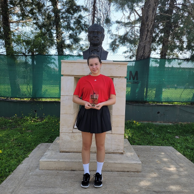 Lara ÖZCAN’ın (8-F) Tenis Başarısı