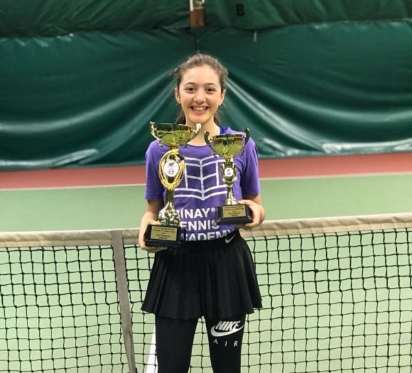 Ortaokul Öğrencimiz Aslı Defne TÜRKOĞLU'nun Tenisteki Başarısı
