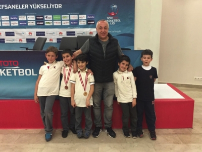 Öğrencilerimiz Satranç Turnuvasında Madalya Kazandılar