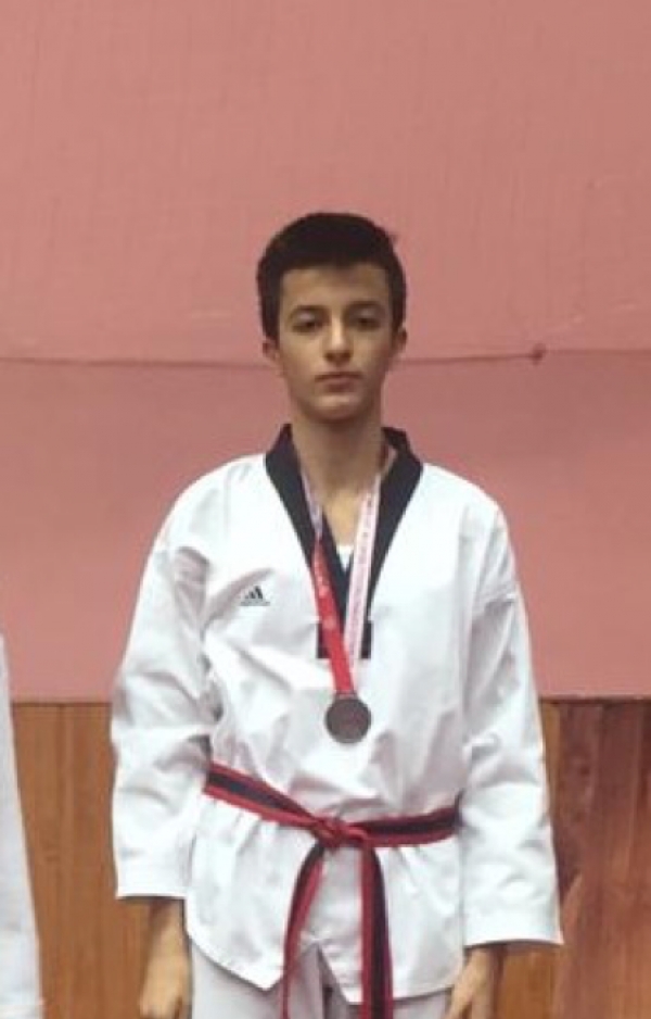 Öğrencimiz Ali Yalın AYDIN'ın (8/M) Yıldız Erkek Taekwondo Başarısı