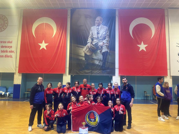 Küçük Kız Basketbol Takımımız Ankara İkincisi Oldu
