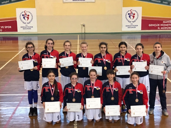 Ortaokul Küçük Kız Basketbol Takımımız Grup 1.si