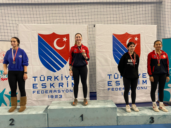Lise Öğrencilerimiz Eskrim Türkiye Şampiyonası'na Katılmaya Hak Kazandı