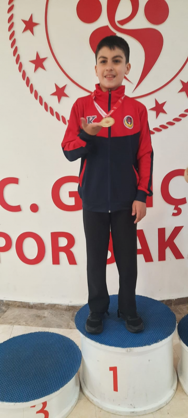 Öğrencimiz Alper Cenk ÖZTÜRK'ün (7/C) Türkiye Şampiyonası'nda