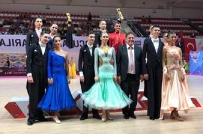 Öğrencilerimiz (WDSF) Adana Open Zafer Kupası&#039;ndan Madalyalarla Döndü
