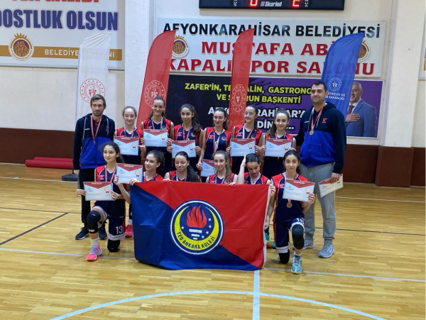Ortaokul Yıldız Kız Basketbol Takımımız Tüm Maçlarını Kazanarak Yarı Finale Kaldı