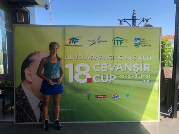 Öğrencimiz Zeynep Naz Dara'nın Tenis Turnuvası Başarısı