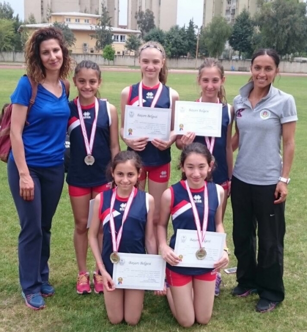 Küçük Kız Atletizm Takımımız Türkiye 6.sı Oldu