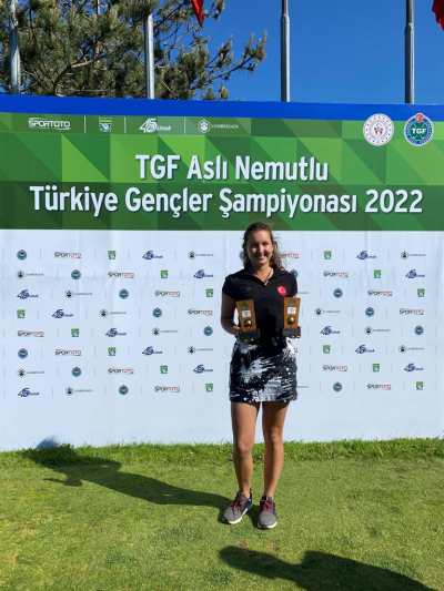 Lise Öğrencimiz Deniz Kaya Golf Yarışmasında Türkiye Gençler Şampiyonu Oldu