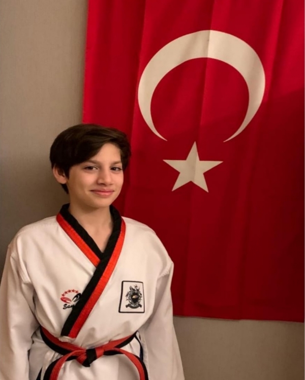 Öğrencimiz İlker Yaman Topçu (7-Ş) Online Teakwondo Turnuvası'nda Ankara 1.si Oldu