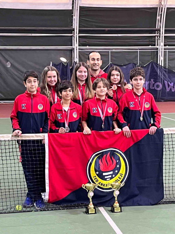 Ortaokul Kız-Erkek Tenis Takımlarımız Ankara 2.si Oldu